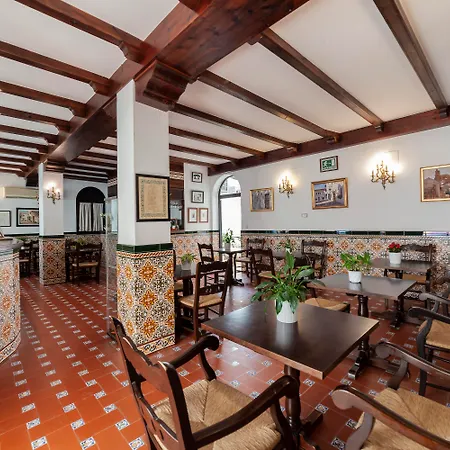 El Convento Hotel 2*