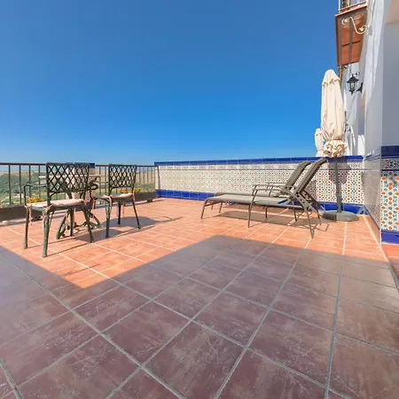 El Convento 2*